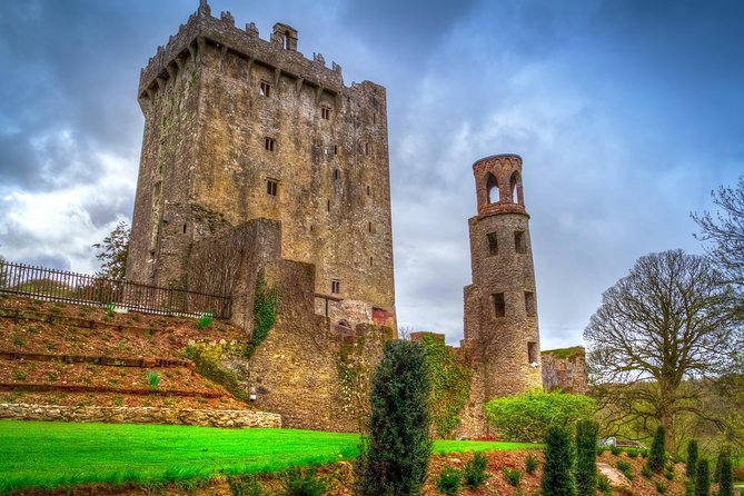 2-Day Cork, Blarney Castle and Ring of Kerry Rail Trip from Dublin - Blarney Castle and Gardens: when the kiss, shopping, and lunch all fit