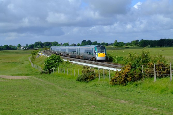 2-Day Rail Tour: Galway, Cliffs of Moher & Medieval banquet in Bunratty Castle - Bunratty Castle and Folk Park: A Real Morning Worth Taking