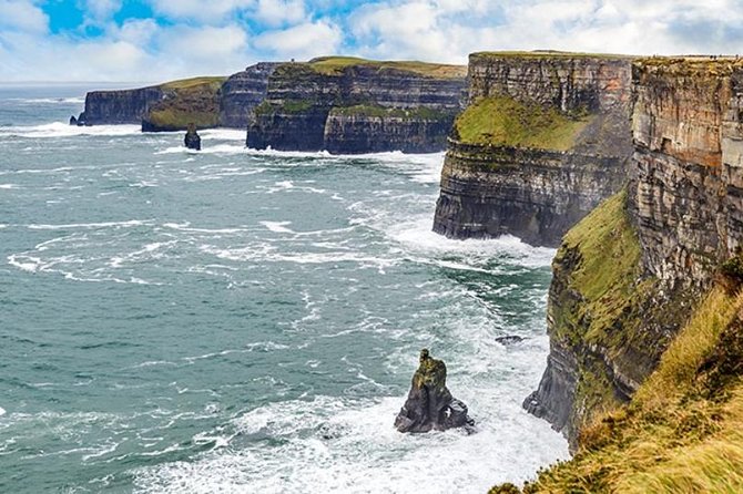 3-Day West Coast Explorer from Dublin Including Admission - Day 2: Cong movie town, Kylemore’s gardens, and Connemara’s Diamond Hill
