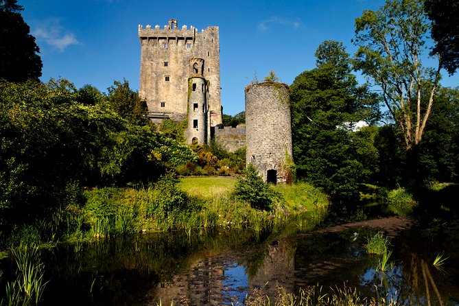 4-Day Cork, Ring of Kerry, Dingle, Cliffs of Moher and Galway Bay Rail Tour - Day 2 Ring of Kerry: Passes, Lakes, Villages, and the Reality of Weather