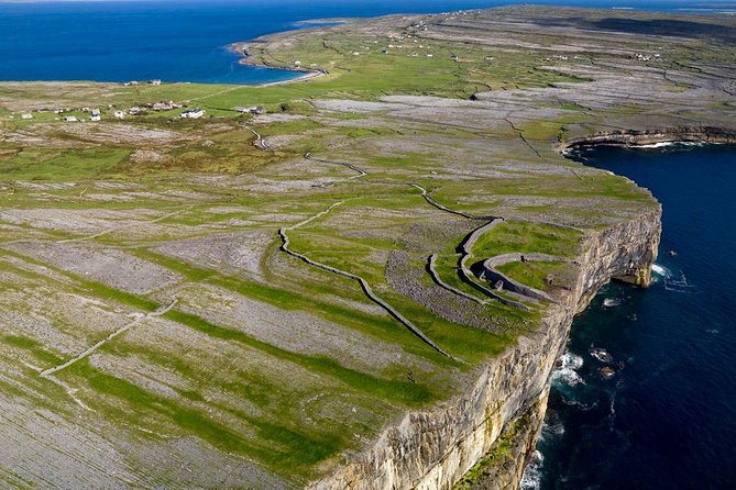 6-day All Ireland & Northern Ireland Rail Tour from Dublin - Day 5: Aran Islands on Inis Mór—Seven Churches, Dún Aonghusa, and Atlantic Views