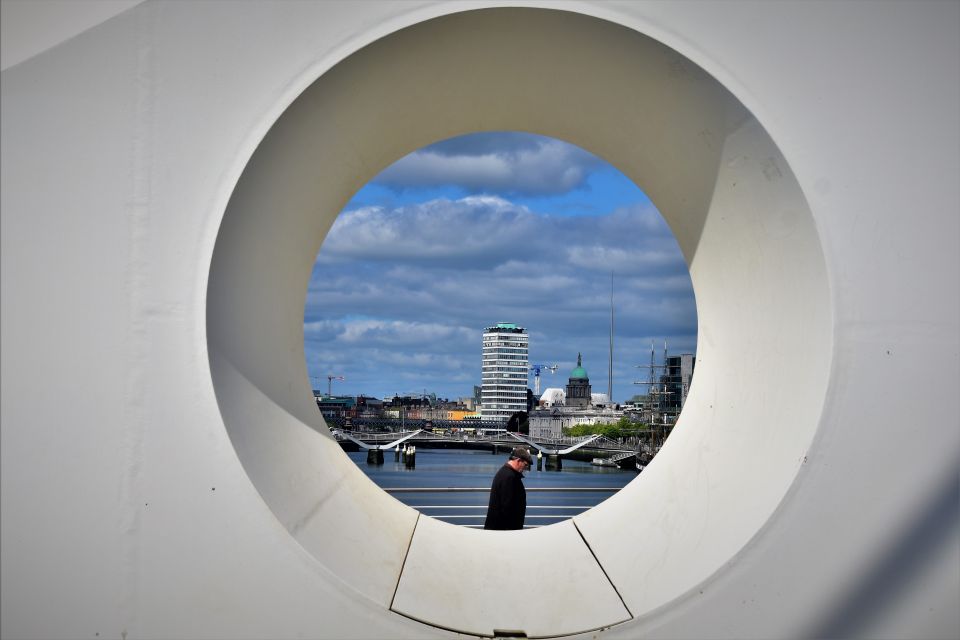 All Dublin 3 hours italian walking tour - Trinity College Dublin: the Book of Kells moment