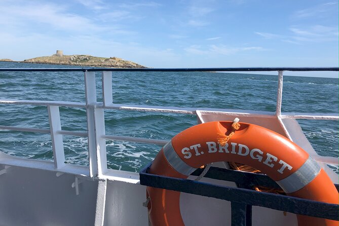 Boat Trip from Dun Laoghaire to Howth - Onboard Comfort: WiFi, Restroom, and the Snack Bar Reality