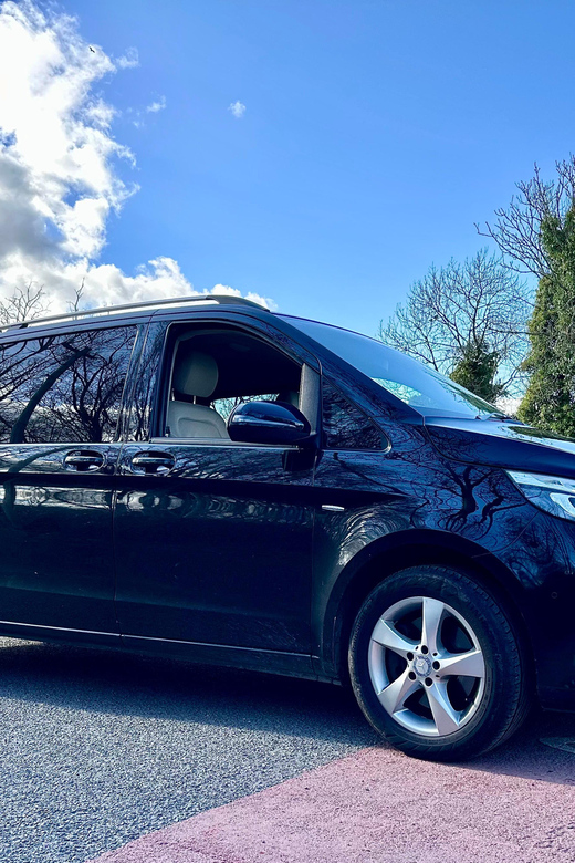 Cliffs of Moher: Private Luxury tour from Dublin - A luxury start in a Mercedes V class from Dublin