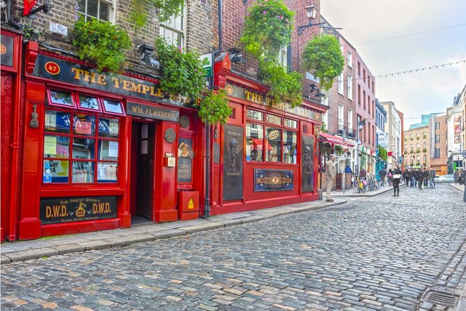 Cupid’s Trail: Romantic Puzzle Quest in Dublin - Route overview: Fusiliers’ Arch to Oscar Wilde House