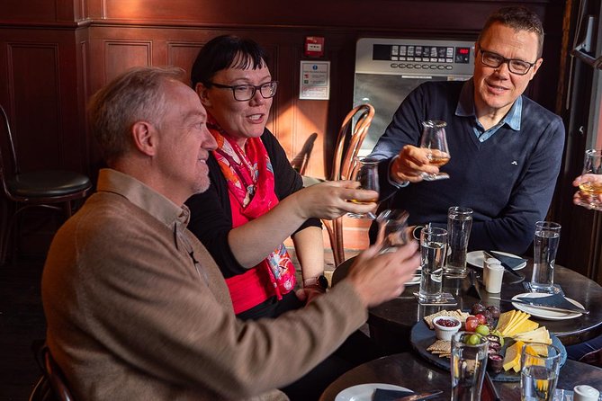 Deluxe Whiskey and Food Tasting in Dublin - How this Dublin whiskey tasting really feels
