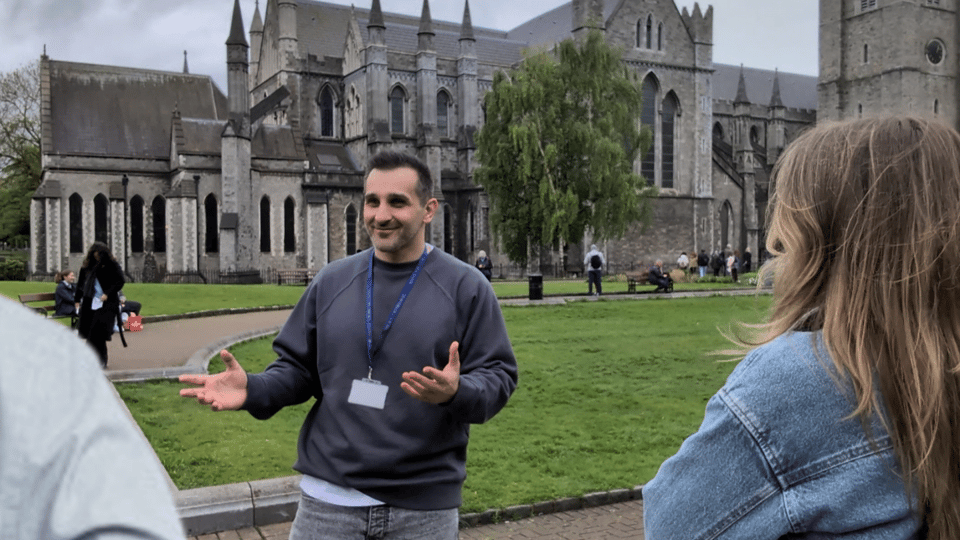 Dublin: 2 Hour City Center Guided Walking Tour - Dublin Castle: Vikings, Rulers, and the Crown-Jewels Legend