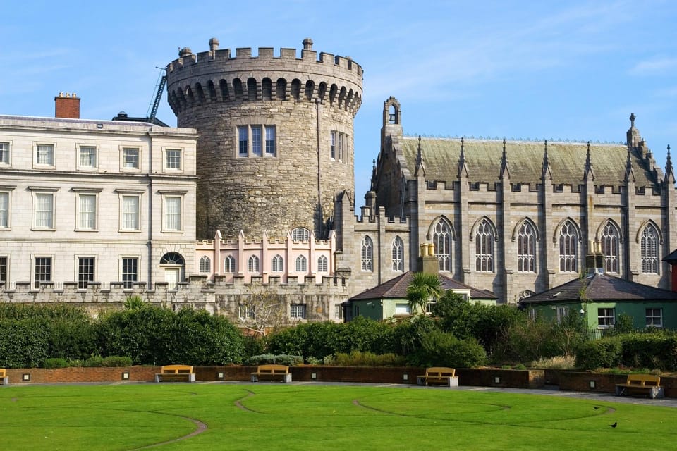 Dublin: Book of Kells, Dublin Castle and Christ Church Tour - St. Andrew’s Church and the Molly Malone legend