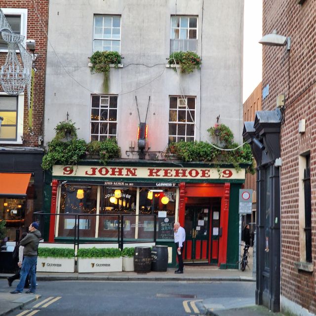 Dublin: Dublin City Highlights Private Guided Walking Tour - Temple Bar Up Close: Why It’s Famous and Where to Go Next