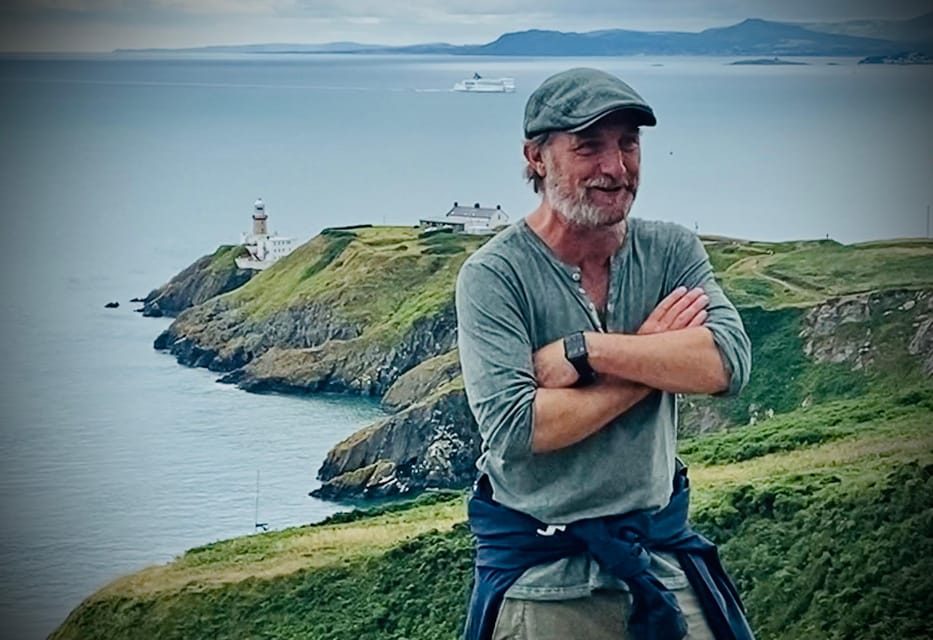 Dublin: Dublin Coastal Hike and Pints & Puppies - Meeting at Howth Train Station by the Bloody Stream Pub