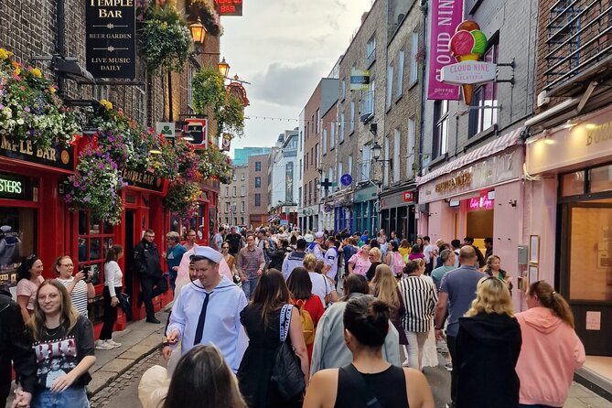 Dublin Express Private Guided Walking Tour - The Wall of Fame: Quick Context for U2, Sinead, and More