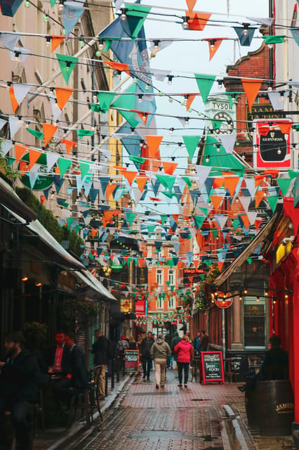 Dublin Food & Drink Walking Tour & Jameson Irish Coffee Demo - The Brazen Head Pub Moment: Beer and a Photo at Ireland’s Oldest Pub (25 Minutes)