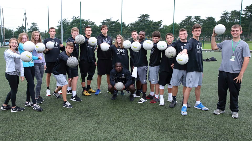 Dublin: Gaelic Games Experience - Trainers and atmosphere: How they keep it fun for mixed groups