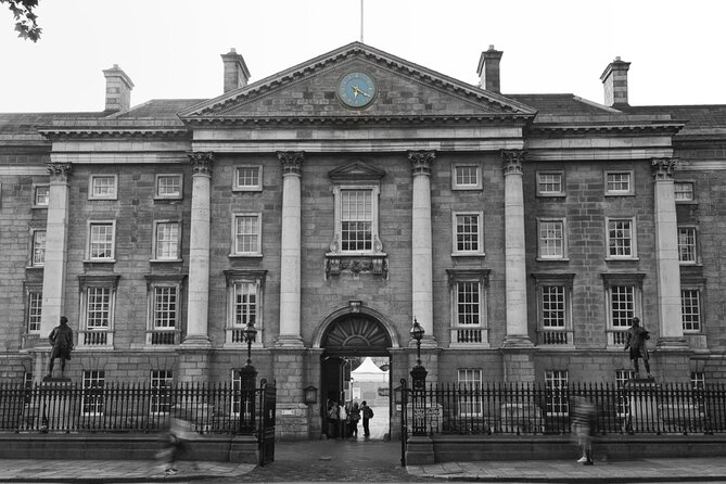 Dublin Ghost Hunt Exploration Game and Tour - Theobald Wolfe Tone statue: Irish republicanism with a mystery twist