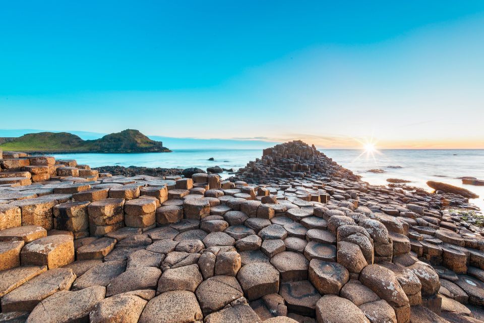Dublin: Giants Causeway, Dark Hedges, Dunluce & Belfast Tour - Rolling Over the Border: The M1, the Sign Changes, and Better Context