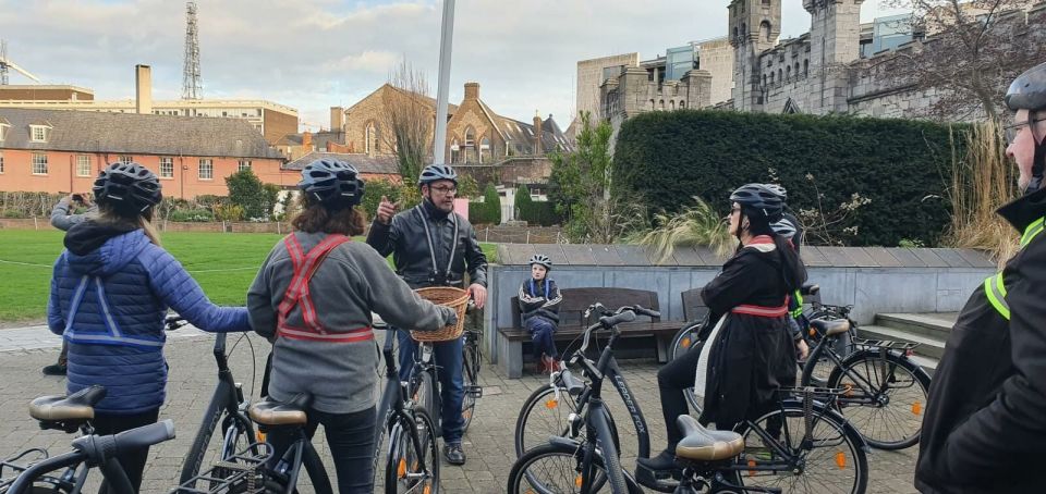 Dublin: Guided Bike & E-Bike Tour - Following the canals and the River Liffey without getting stuck in traffic