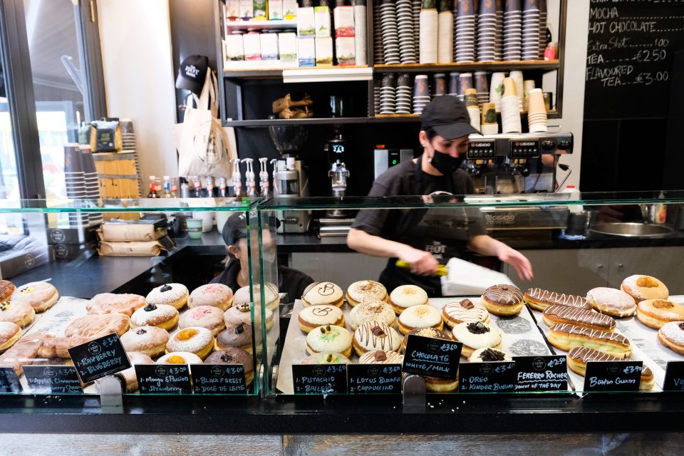 Dublin: Guided Delicious Donut Tour with Tastings - Grafton Street and Molly Malone: the city story behind the selfie spot