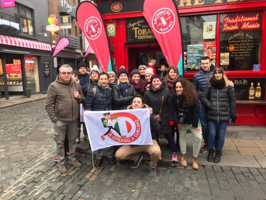 Dublin Highlights: 2.45-Hour Walking Tour in Italian - Starting at Henry Grattan Monument: your Dublin “orientation point”