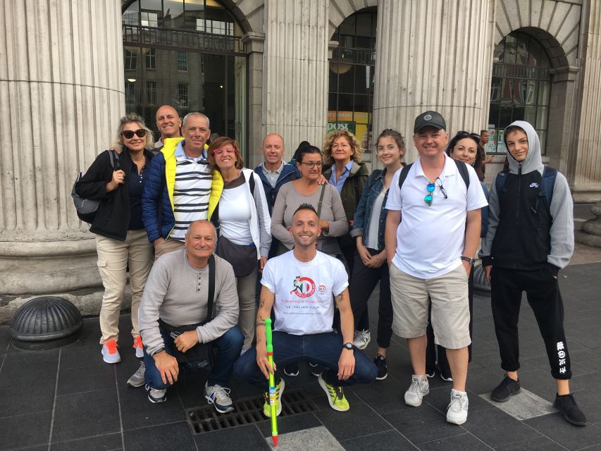 Dublin Highlights: 2.45-Hour Walking Tour in Italian - Temple Bar: entertainment district, explained so you know what to look for