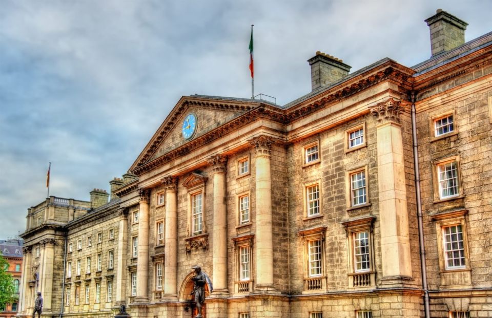 Dublin: Historical and Cultural Historical Walking Tour - O’Connell Bridge (15 minutes): a wider city view moment