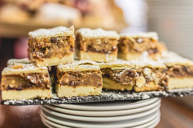 Dublin Historical Centre Food Tour with 8 Food Tastings & Drinks - Drinks Included: Irish Coffee, Beer, and Staying Comfortable