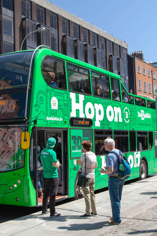 Dublin: Hop-on Hop-off Tour with Live German Commentary - Price and route value for $42: what you actually get