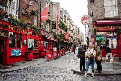 Dublin in a Day: Dublin Castle, Book of Kells, Guinness & Whiskey - Book of Kells first-access: the Long Room effect