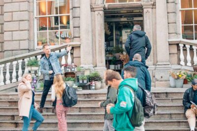 Dublin: Irish Food Trail Walking Tour with 3 Courses - Getting Oriented at Powerscourt Townhouse Centre