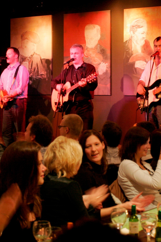 Dublin: Irish Night Show at the Merry Ploughboy Pub - Irish Night at the Merry Ploughboy: What the evening feels like