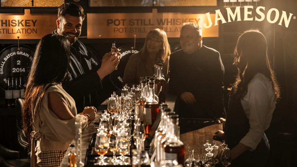 Dublin: Jameson Distillery Whiskey Blending Class - The Cask-Strength Tasting: Four Components Plus Chocolate