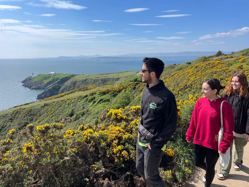 DUBLIN: Malahide castle and Howth MULTILINGUAL full day tour - The bus route: Dublin Bay coast vibes without the rental car hassle