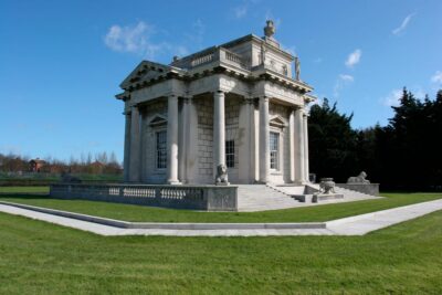 DUBLIN: Malahide castle and Howth MULTILINGUAL full day tour - Cathal Brugha Street start and a punctual 9:30 departure