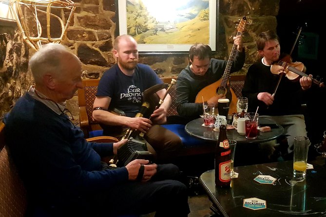 Dublin Mountain Pub Tour ( small group Pub Crawl max 15 people) - Getting out of Dublin: the 6 pm mountain drive