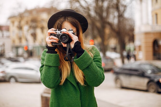 Dublin: Personal Photographer - Travel Photography Experience - St Stephen’s Green, Grafton Street, and O’Connell Street: a mix of greenery and street life