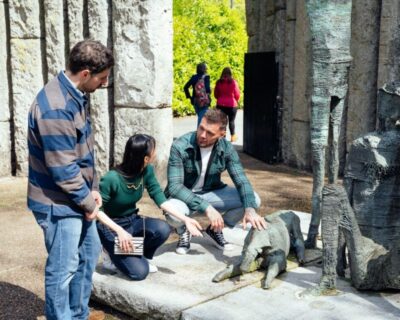 Dublin: Personalized Private Tour with a Local Host - Starting at the Molly Malone Statue: easy to find, easy to orient