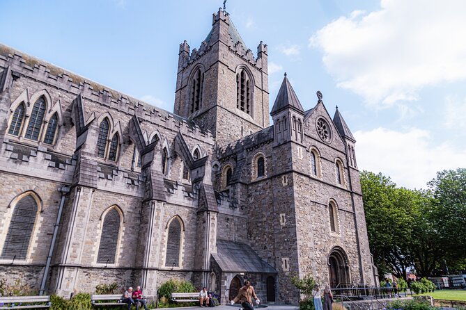 Dublin: Private Chauffeur Tour - Temple Bar: People-Watching Time (Plus a Snack Option)