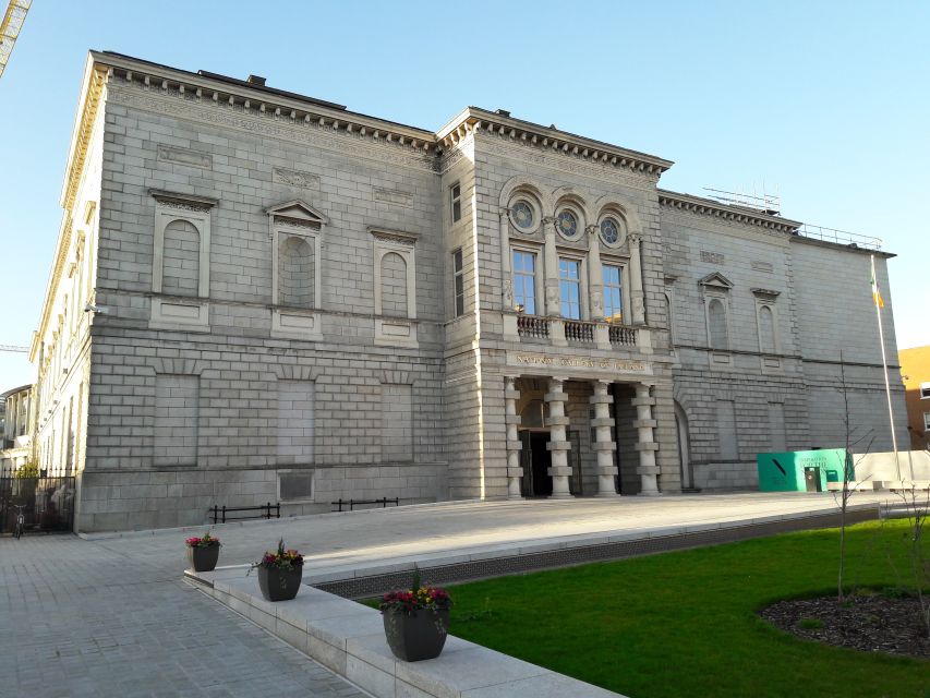 Dublin: Private Tour of City Monuments in Spanish - What you pay for: $112 per group (up to 5) and real value