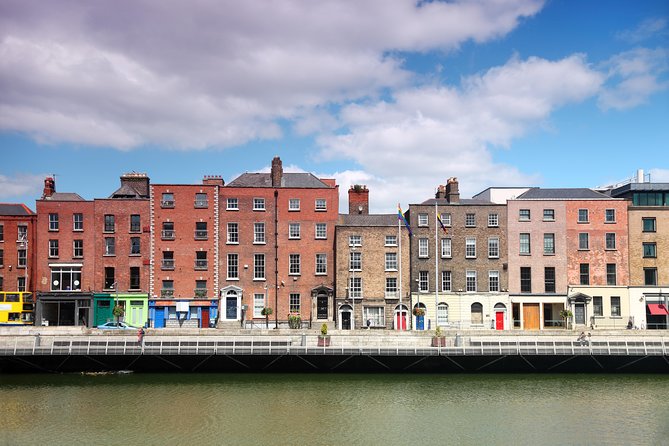 Dublin Public Transport and Hop-On Hop-Off Sightseeing Bus Tour - Meeting your pass: pick-up hours and the one timing trap