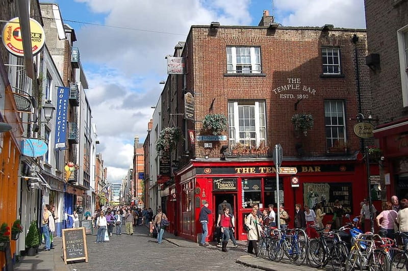 Dublin: Sightseeing Walking Tour in German - O’Connell Street’s Big Monuments: The GPO and 1916 Rising Aftermath