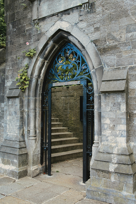 Dublin walking tour: ghosts & haunted places - Where the tour starts: St Stephen’s Green and the Shelbourne ghost mood
