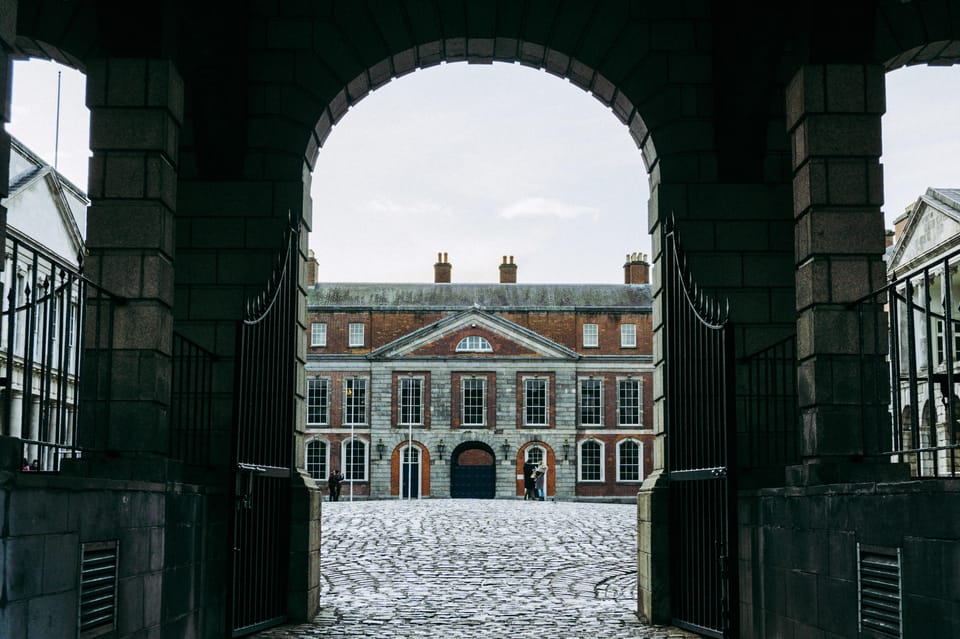Dublin Walking Tour: Top 10 highlights - Dublin Castle and Medieval Dublin: power you can still read
