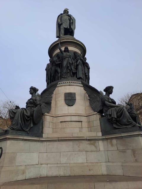Dublin Walking Tour: Top 10 highlights - O’Connell Street and the Bridge Portal idea