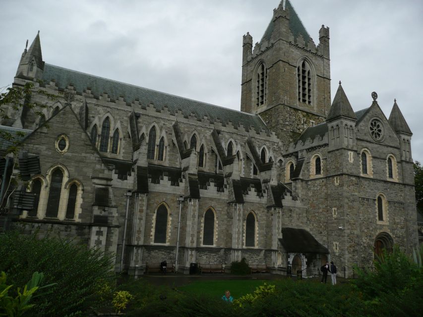 Dublin Welcome Tour: Private Tour with a Local - Getting around without stress: walking first, then smart options (bus or taxi)