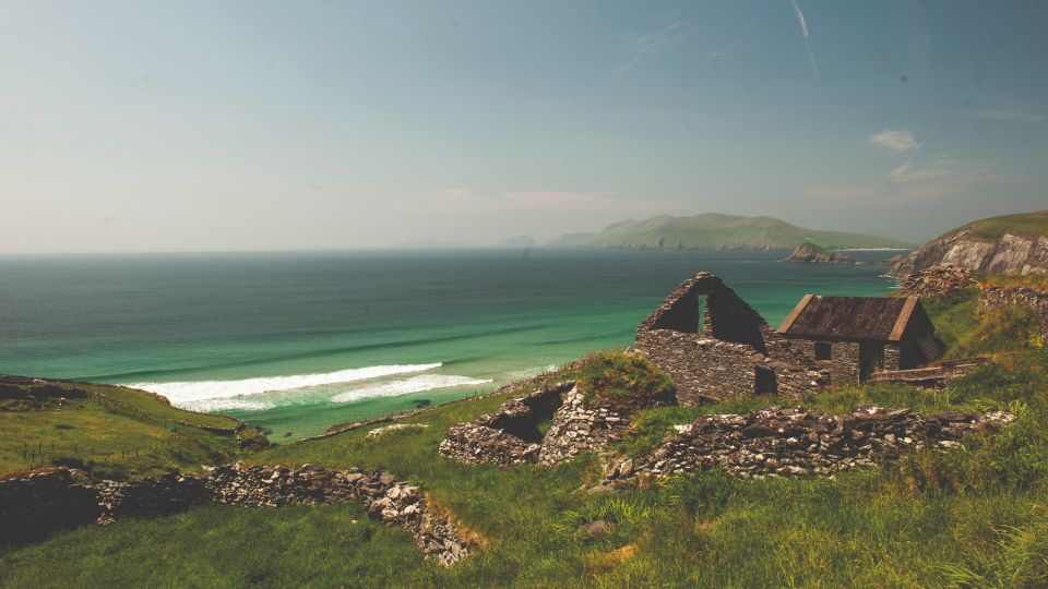 From Dublin: 5-Day Tour to the Southwest with Accommodation - Riding in comfort: the 16-seat minicoach setup