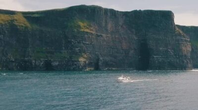 From Dublin: Galway + Cliffs of Moher Boat Cruise in Spanish - Morning start: Burgh Quay to Galway by coach