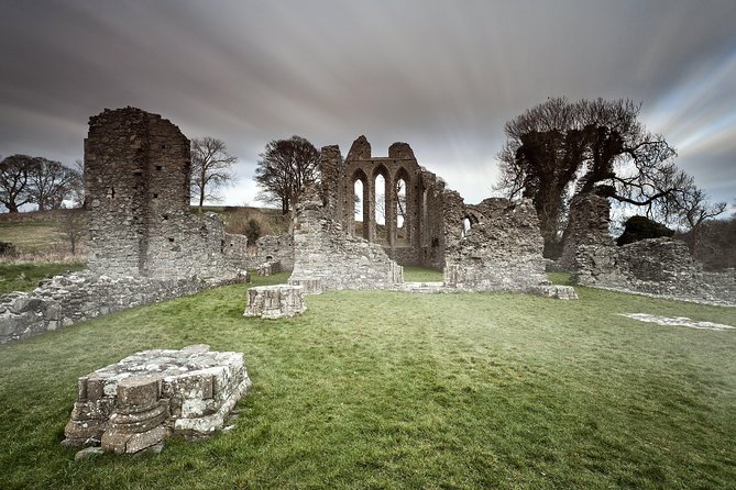 From Dublin: Game of Thrones Winterfell Locations Trek - Tollymore Forest Park Trek: 3 km Through Old Trees and Crumbling Ruins