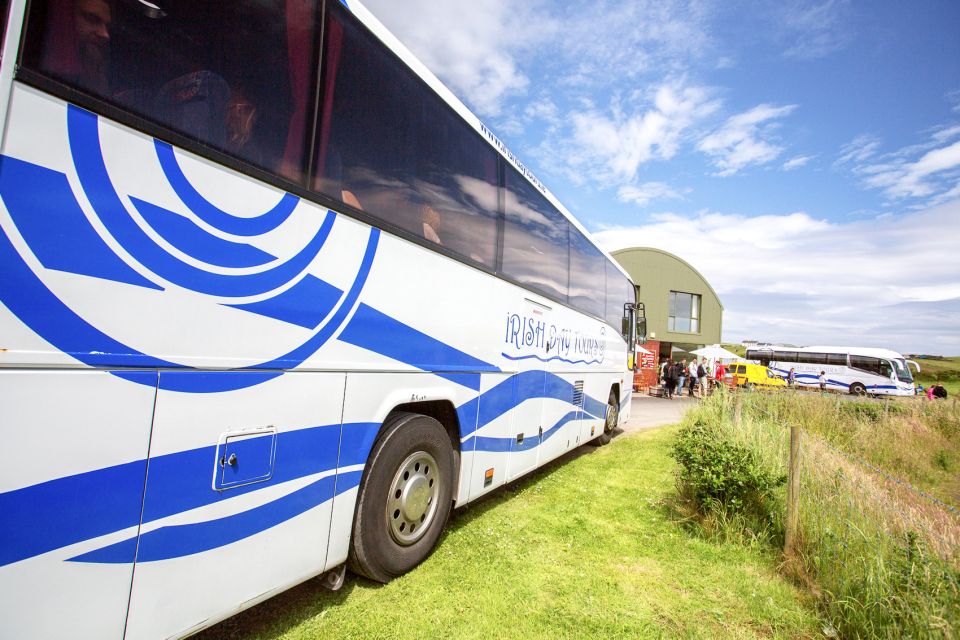 From Dublin: Giant's Causeway, Dark Hedge & Belfast Tour - Belfast for 105 Minutes: Make It Count With City Hall and a Stroll