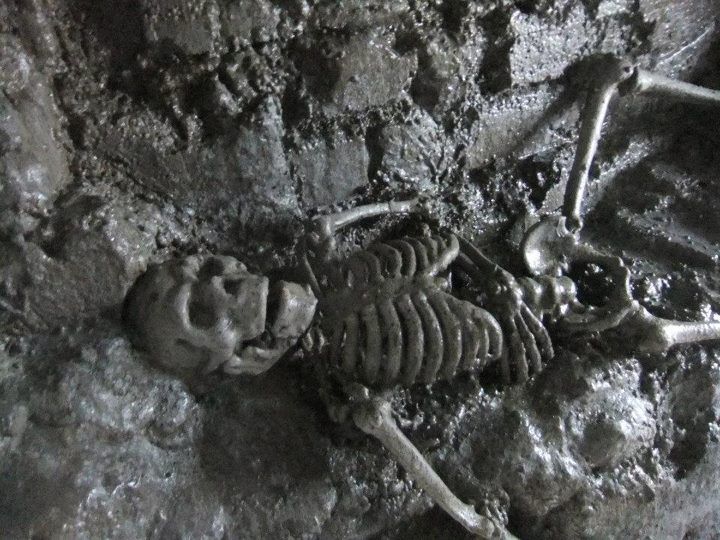 From Dublin: Gravedigger Ghost Bus Tour - St Audoen’s Church, often called Hell