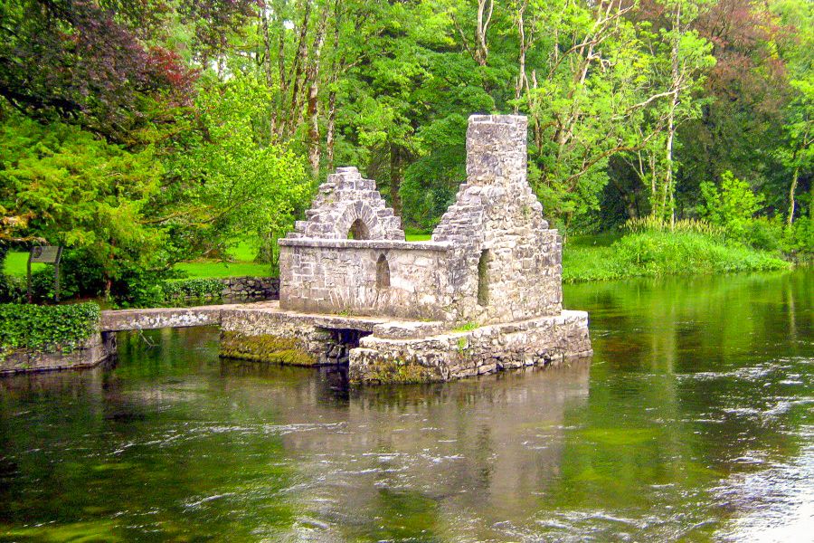 Galway, Cliffs of Moher & Connemara: 2-Day Combo Tour - Day 1: From Dublin Across the Midlands to Connemara and Galway