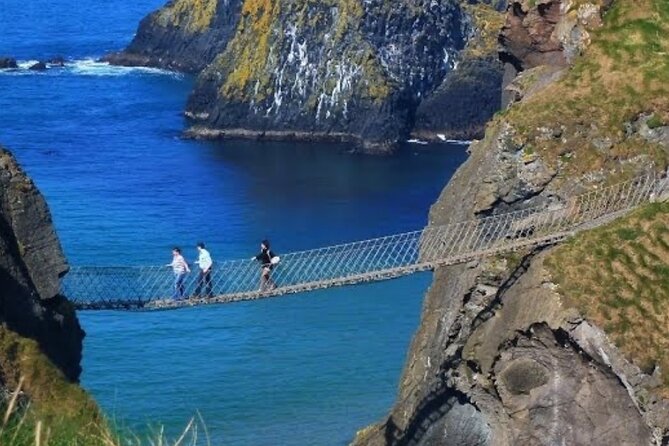 Giants Causeway and Belfast 2 Days with Private Chauffeur Tour - FAQ
